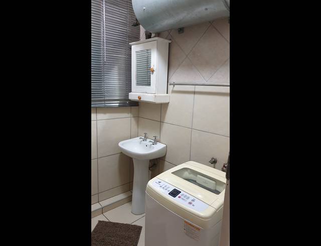 3 bed property to rent in SINOVILLE